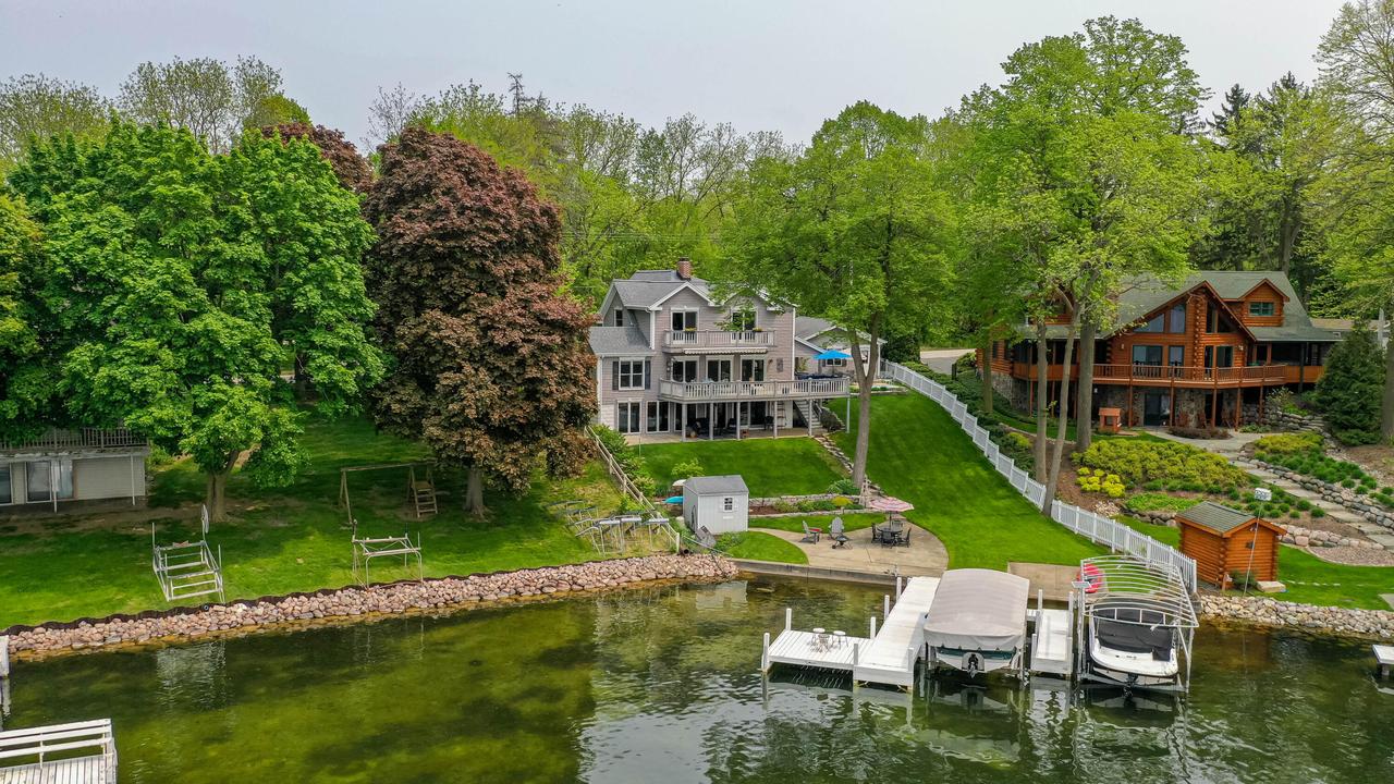 N9129 East Shore, East Troy, WI 53120