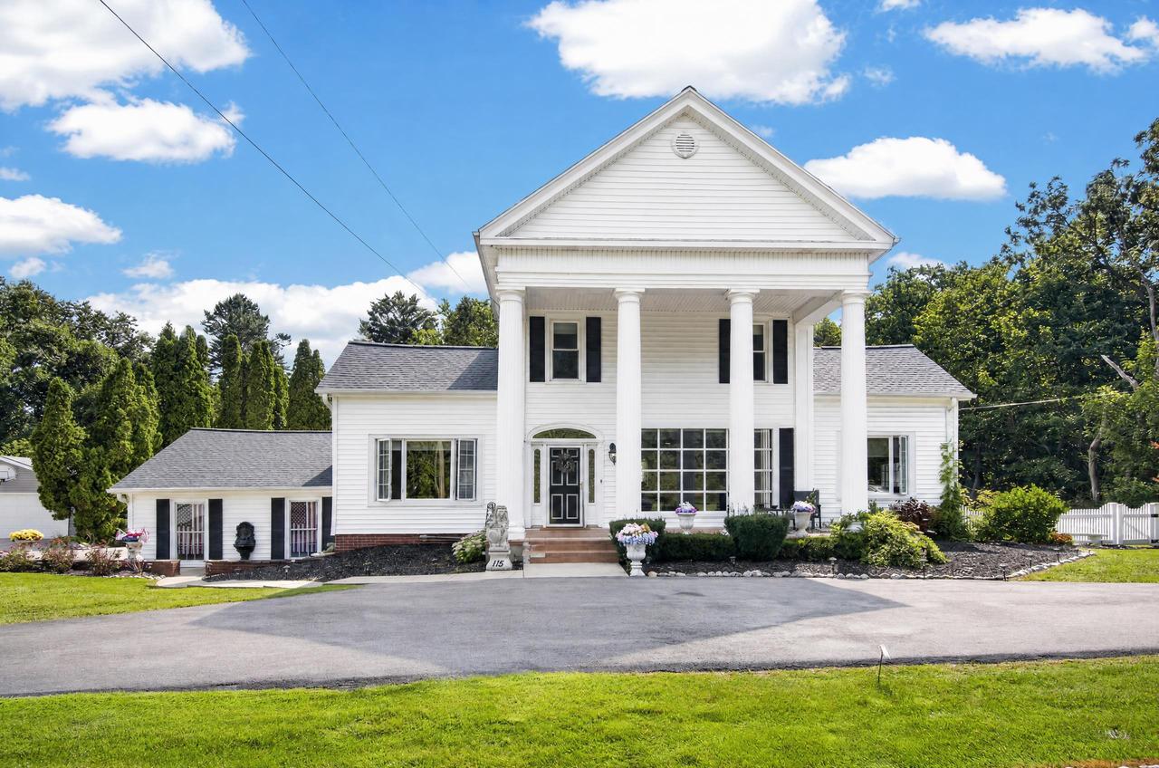 115 S Lakeshore Dr, Somers, WI 53403