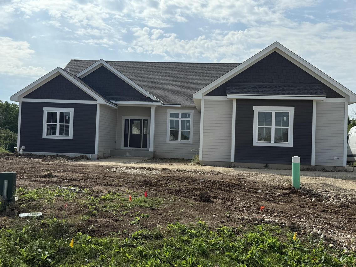 9744 N Migratory Ct, Mequon, WI 53092