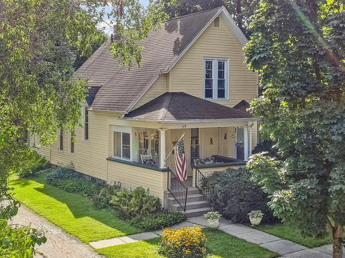 117 N Fourth St, Delavan, WI 53115