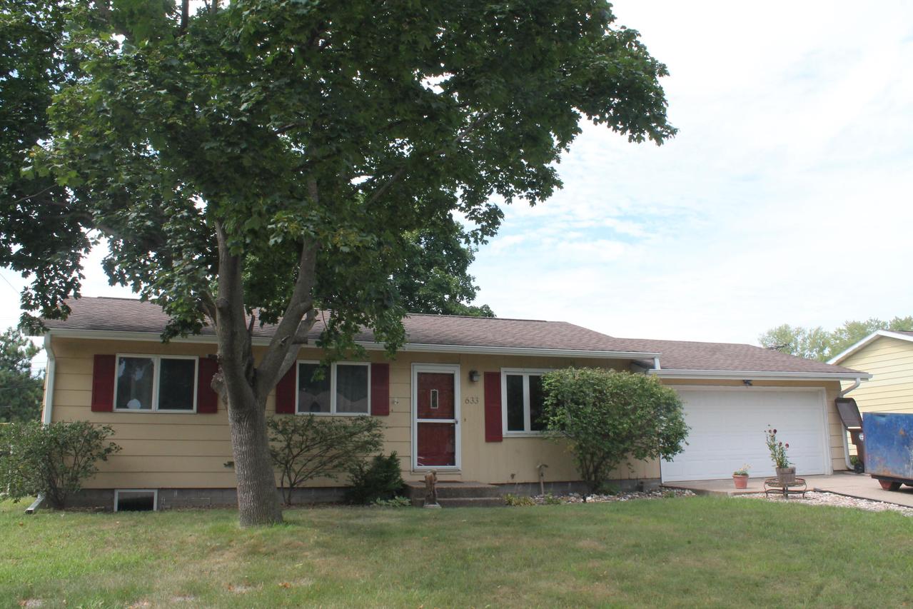 633 N 12th Ave, Onalaska, WI 54650