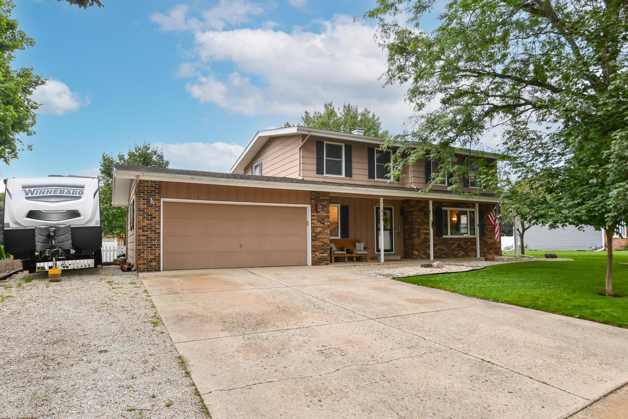664 Austin Rd, Burlington, WI 53105
