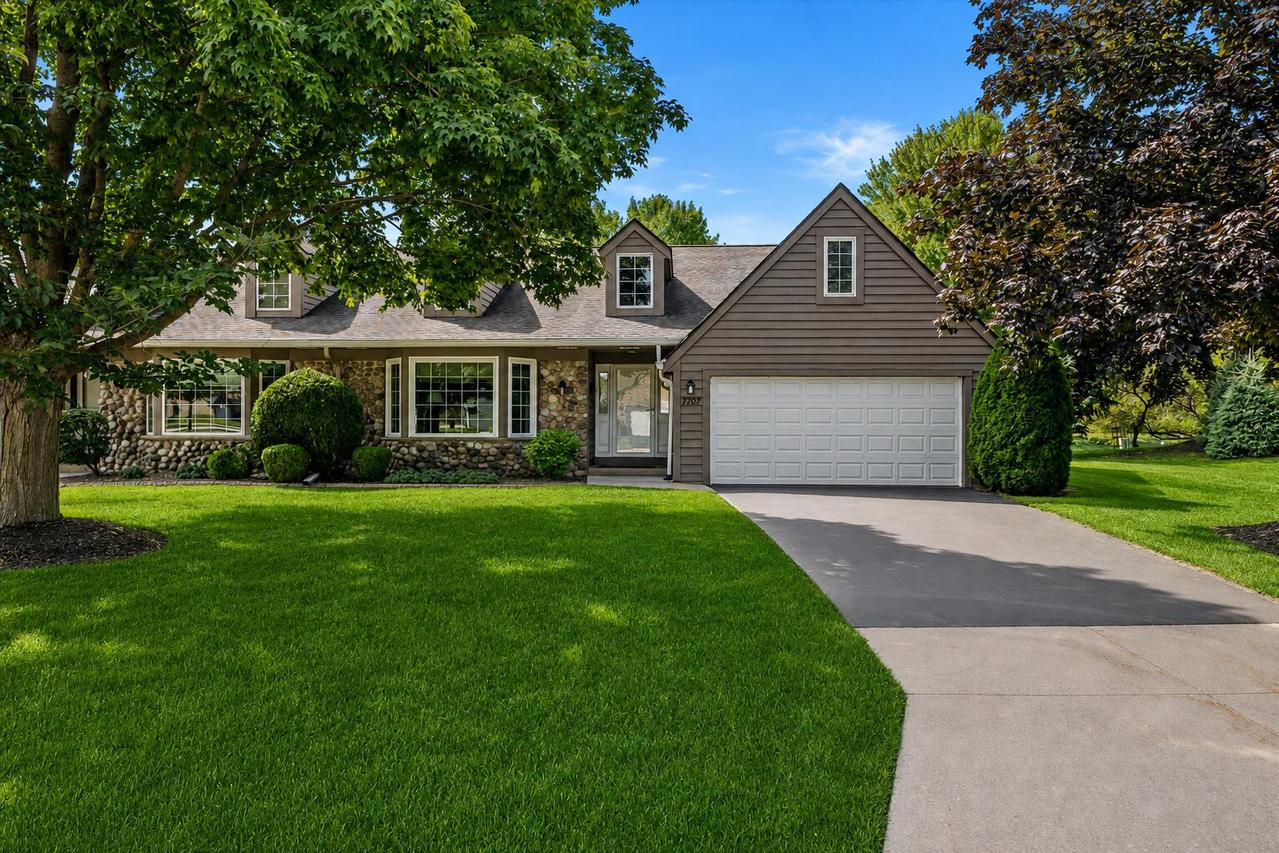 7707 W Cedar Ridge, Franklin, WI 53132