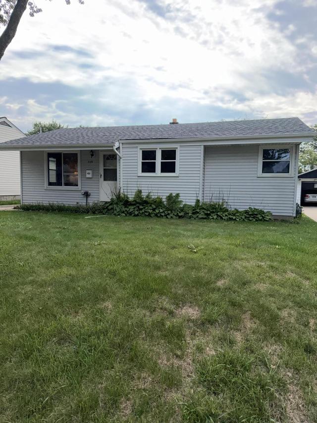 729 S 110th St, West Allis, WI 53214