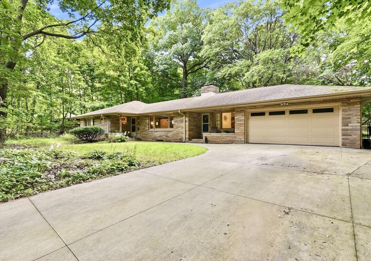 4954 S 79th St, Greendale, WI 53220