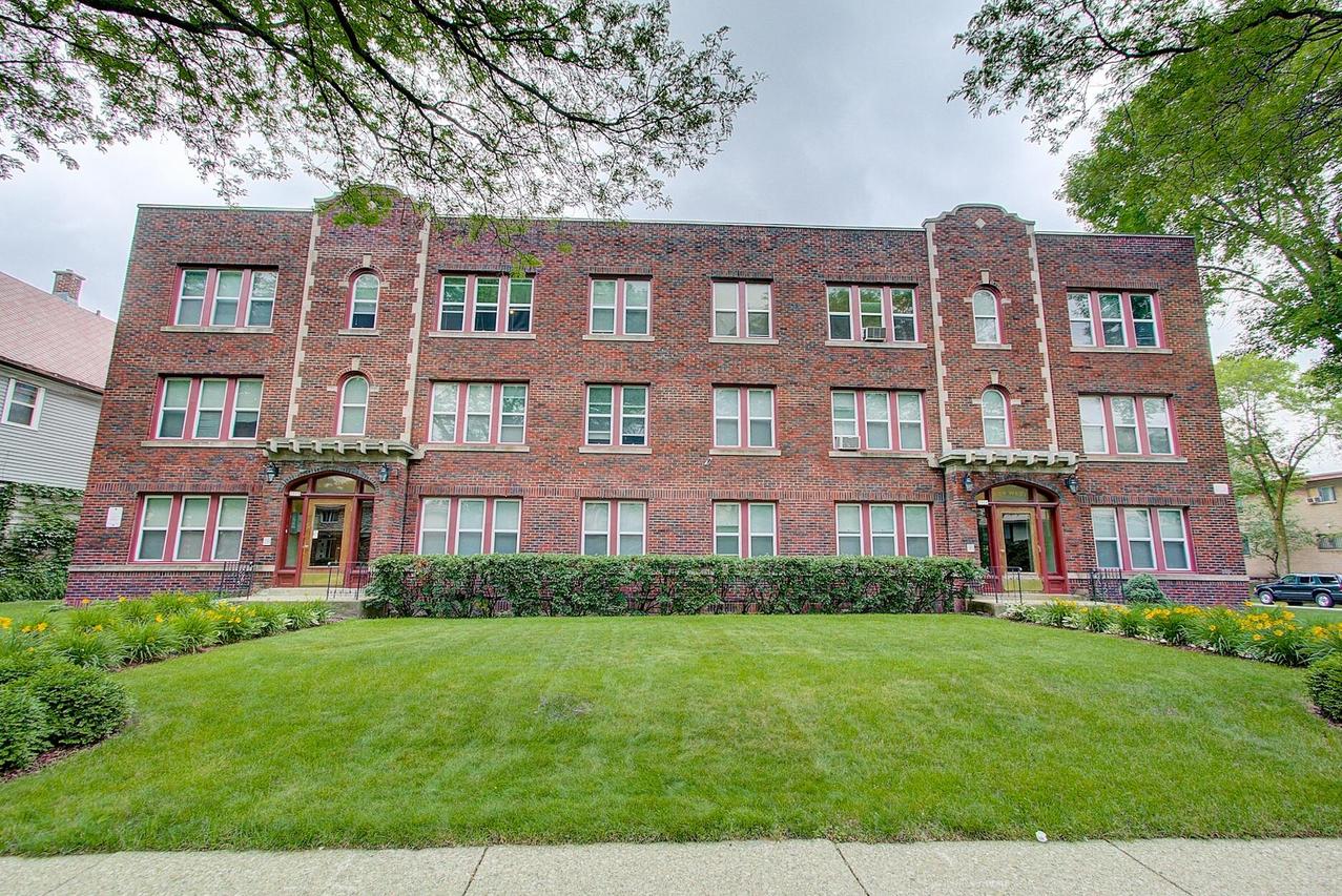 3313 W Wells St #3319, Milwaukee, WI 53208