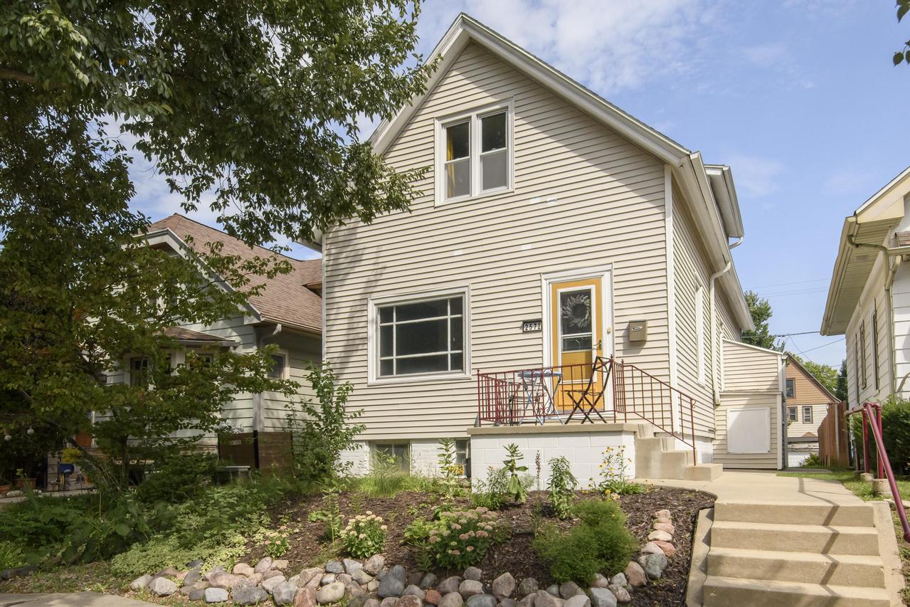 2572 S Howell Ave, Milwaukee, WI 53207