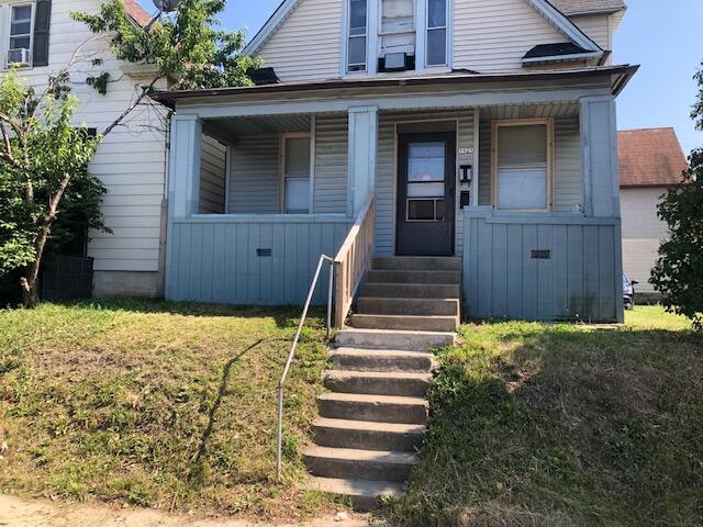3925 W Greenfield Ave, Milwaukee, WI 53215