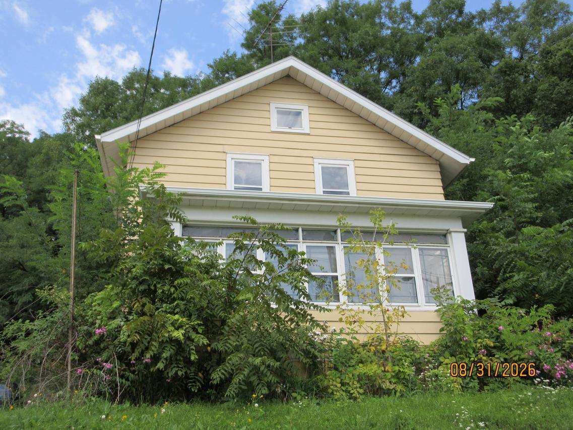 732 E North St, Waukesha, WI 53188