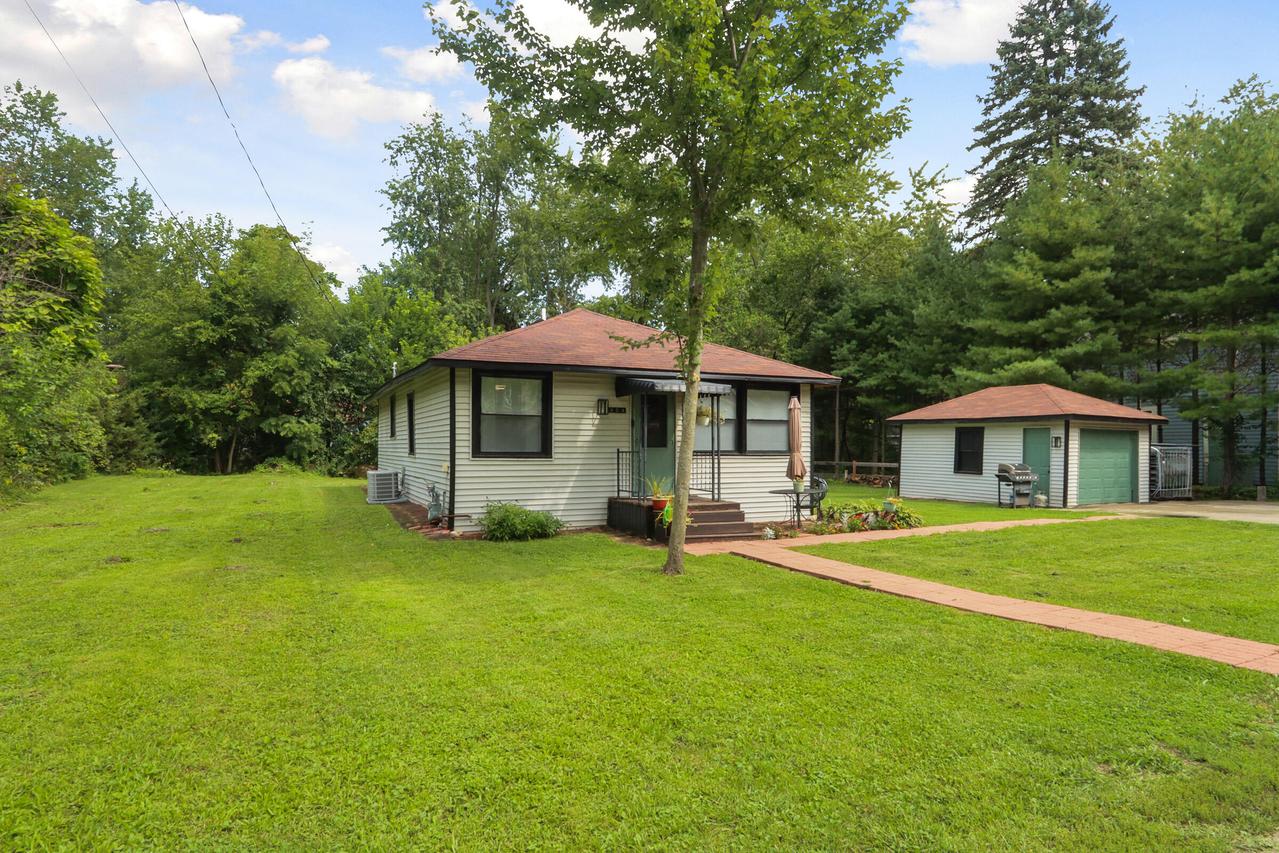 W924 W Primrose Rd, Bloomfield, WI 53128