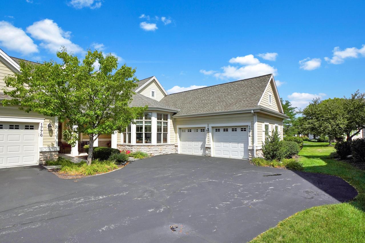 1774 Regal Ct., Oconomowoc, WI 53066