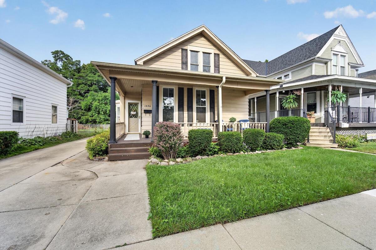 1526 Wisconsin Ave, Racine, WI 53403