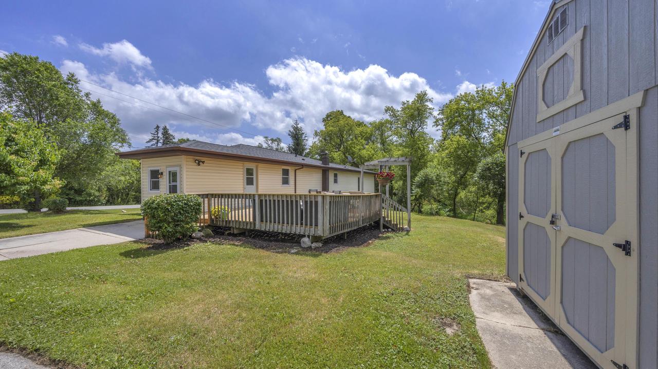 200 Lake St, Cascade, WI 53011