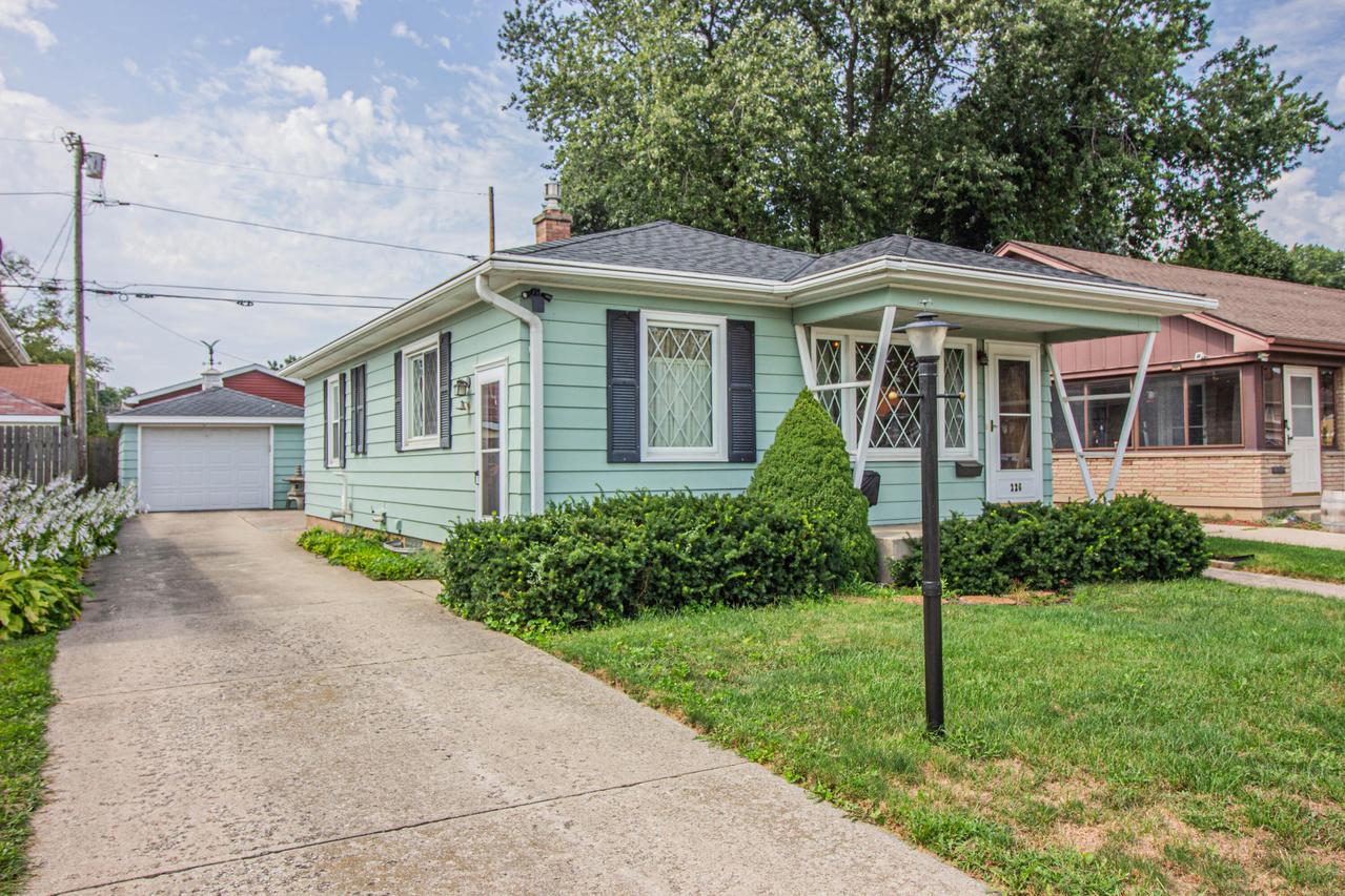 226 Mertens Ave, Racine, WI 53405