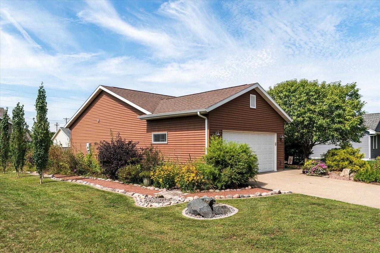 4240 Verchota St, La Crosse, WI 54601