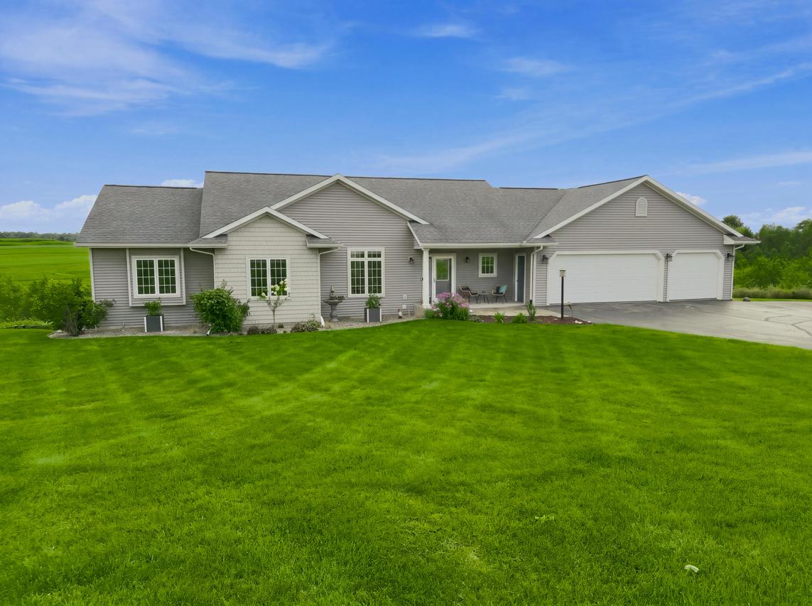S5420 S Eagle Dr, Viroqua, WI 54665