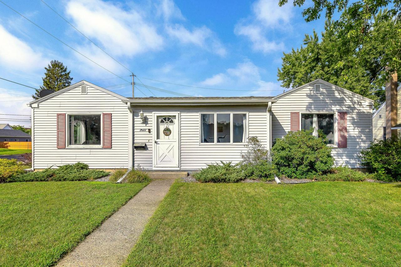2622 Hoeschler Dr, La Crosse, WI 54601