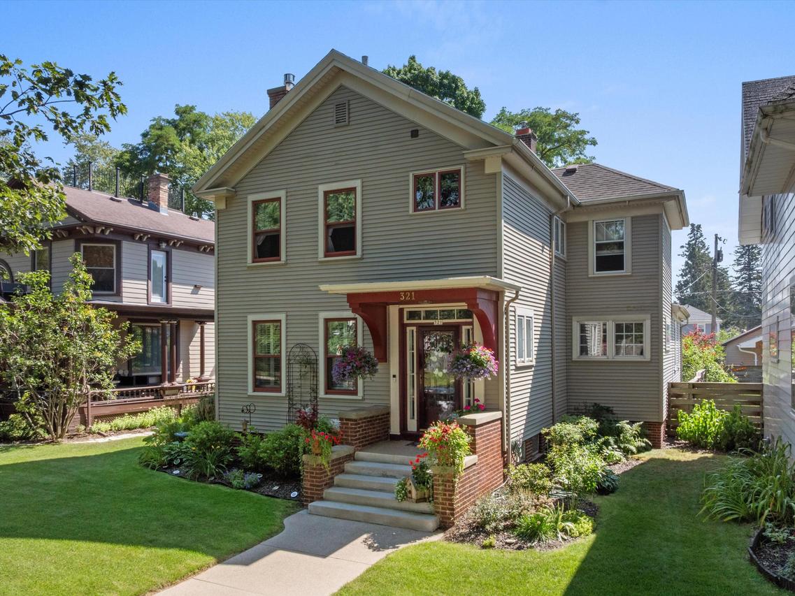 321 Huron Ave, Sheboygan, WI 53081