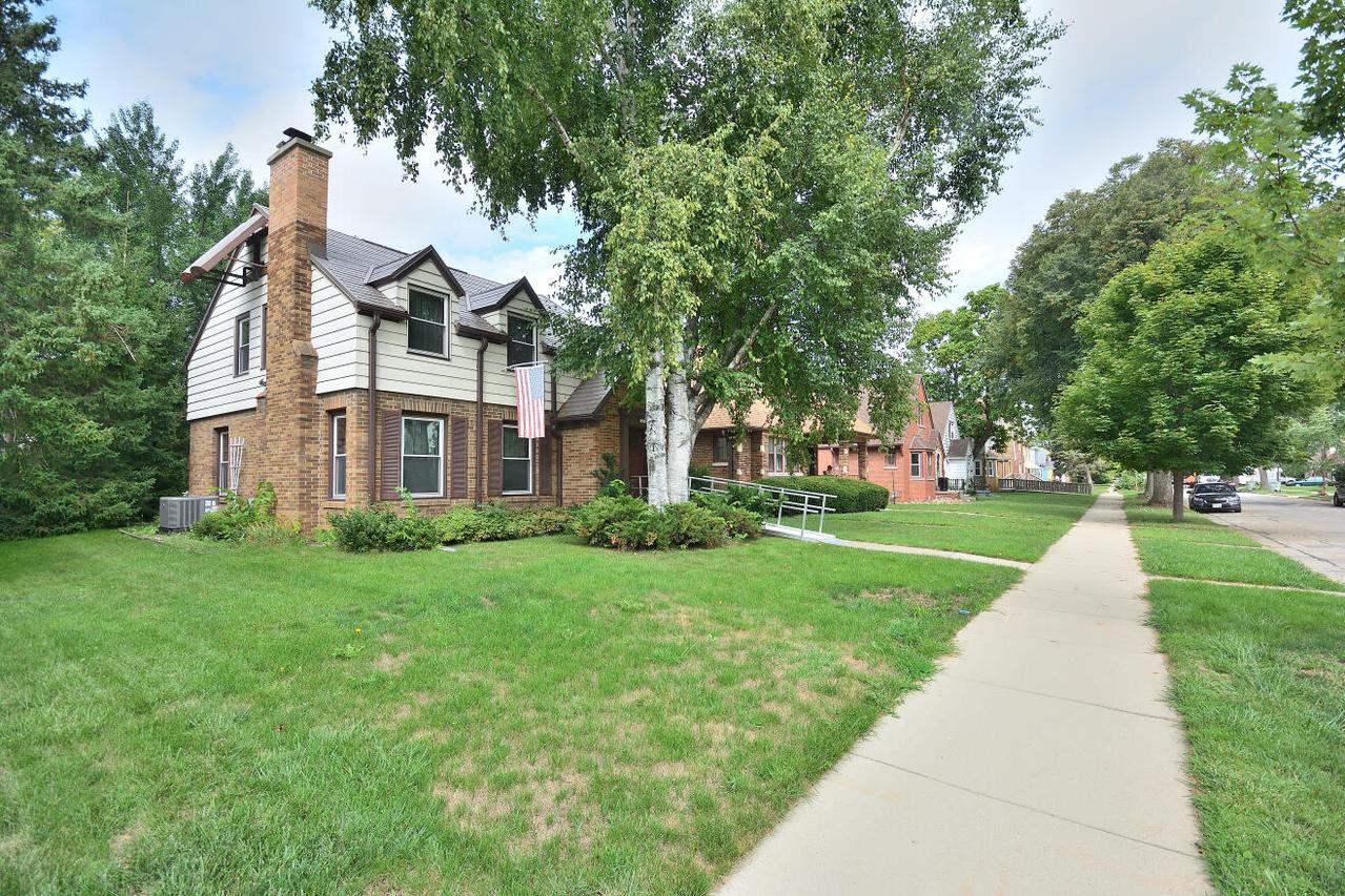 3715 N 40th St, Milwaukee, WI 53216