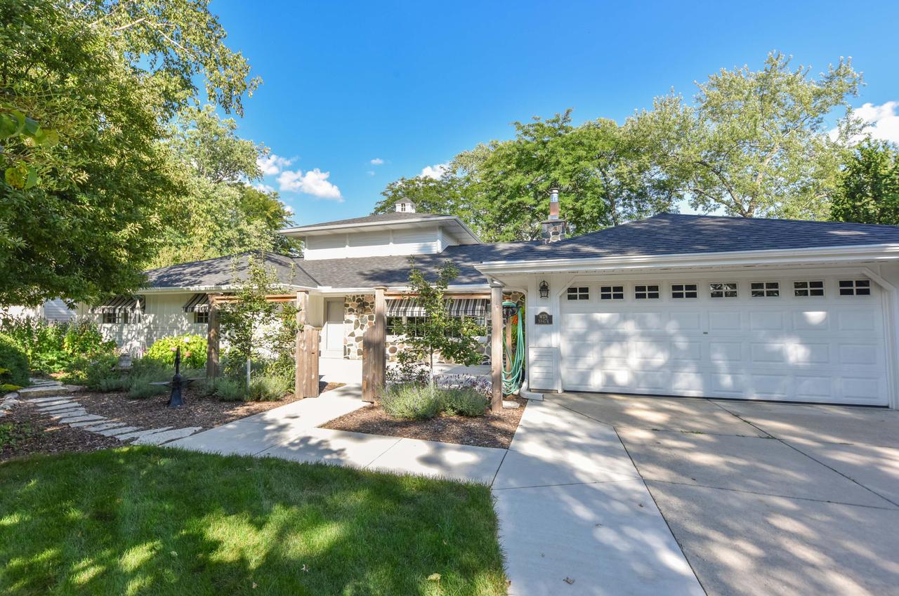 W176N8474 Sunset Ridge, Menomonee Falls, WI 53051
