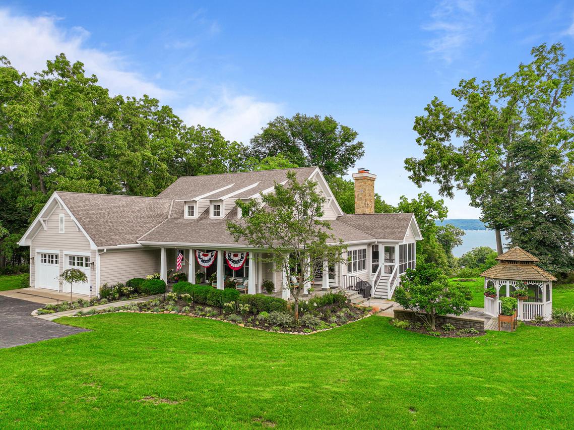 N2004 N Lake Shore, Walworth, WI 53125