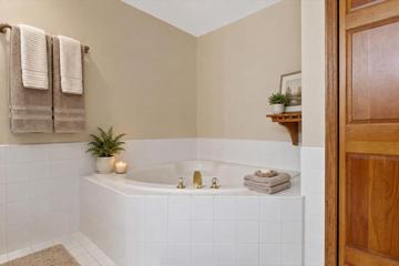 3301 13th St #6D, Kenosha, WI 53144