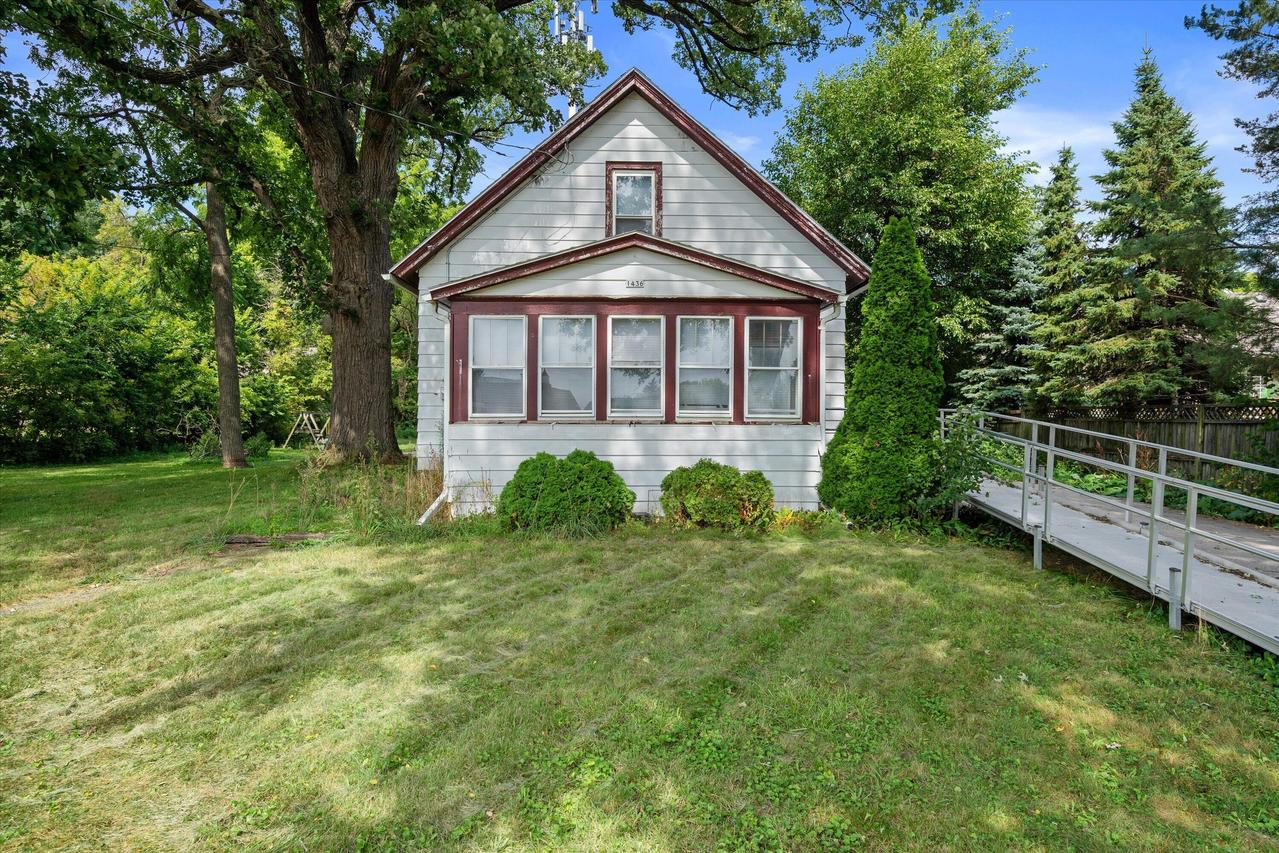 1436 E Racine Ave, Waukesha, WI 53186