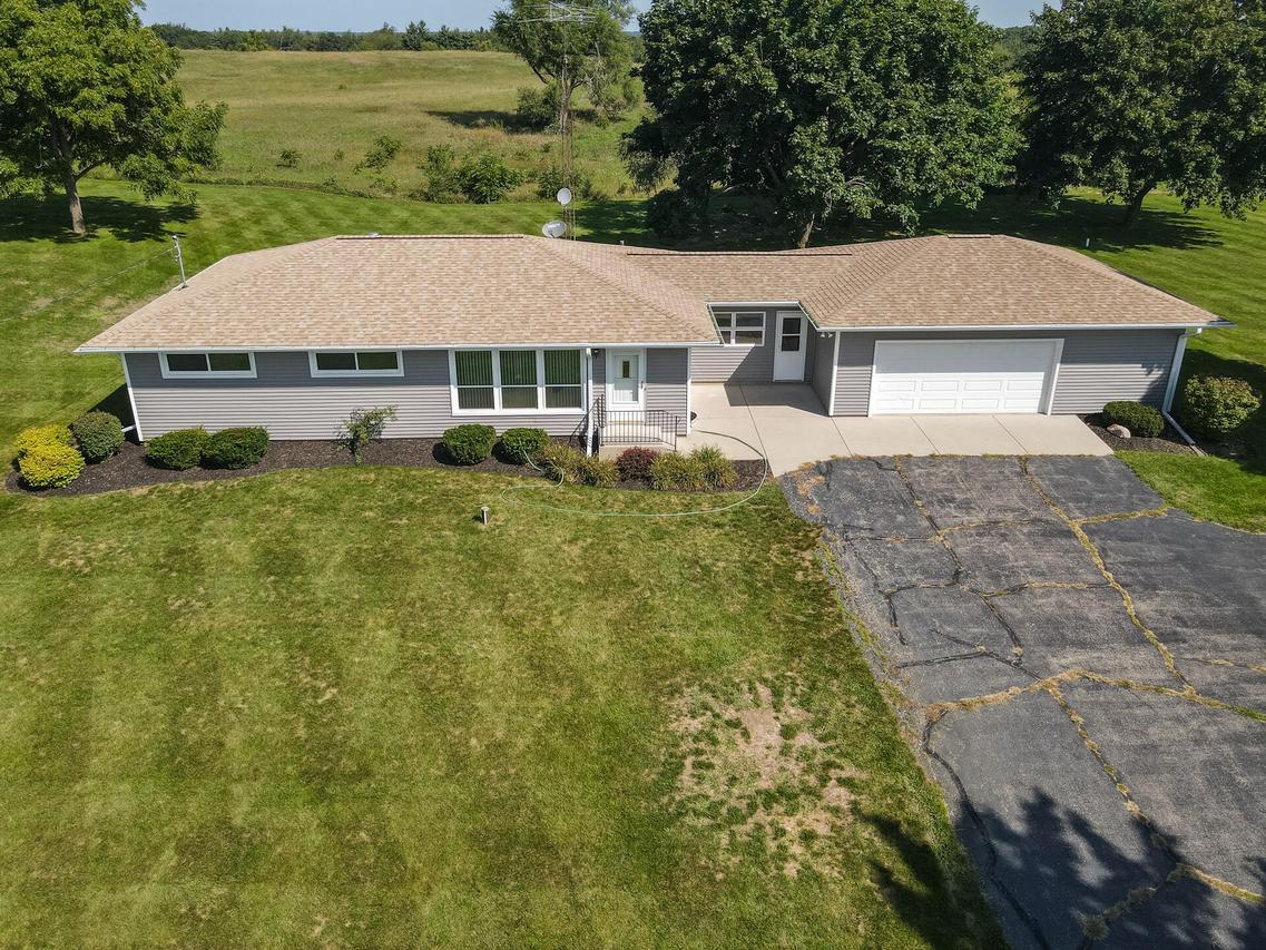 37310 87th St, Randall, WI 53105