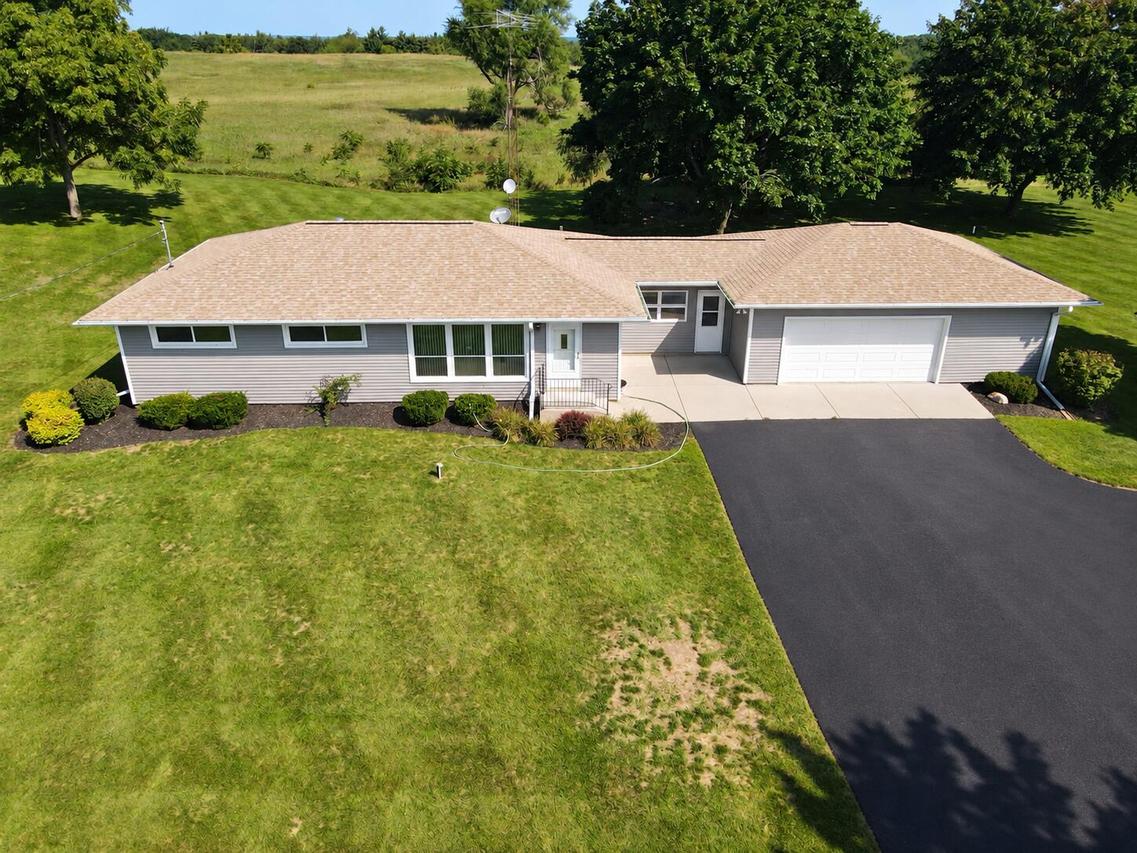 37310 87th St, Randall, WI 53105
