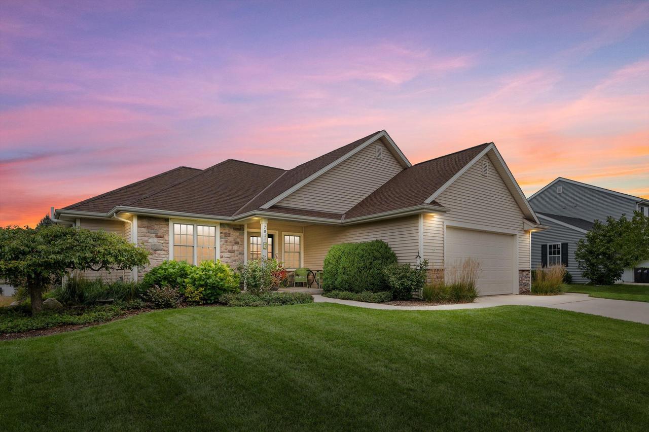 781 Autumn Ridge, Hartford, WI 53027