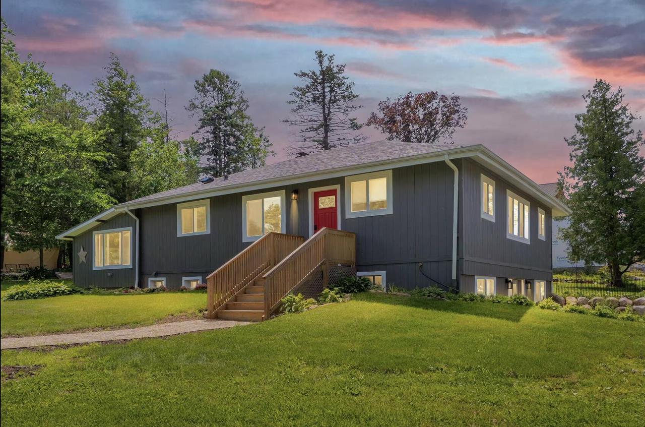 W3297 Hilltop Rd, Linn, WI 53147