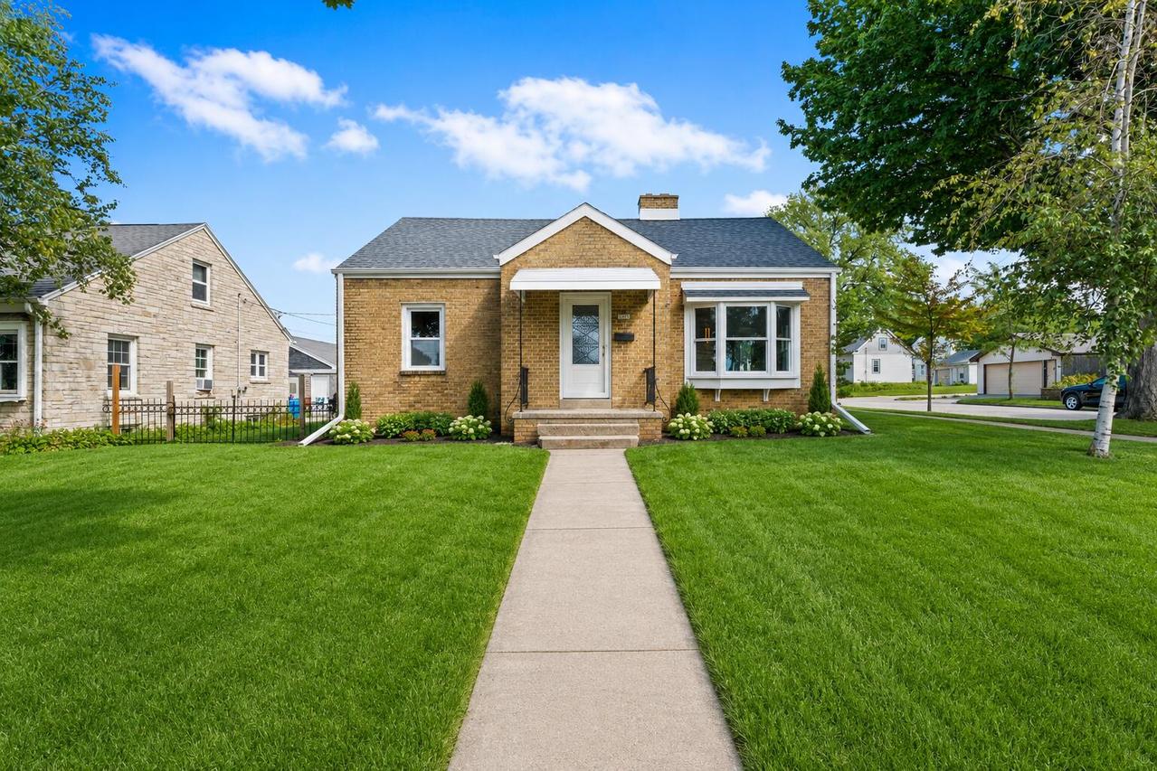 3972 S 5th Pl, Milwaukee, WI 53207