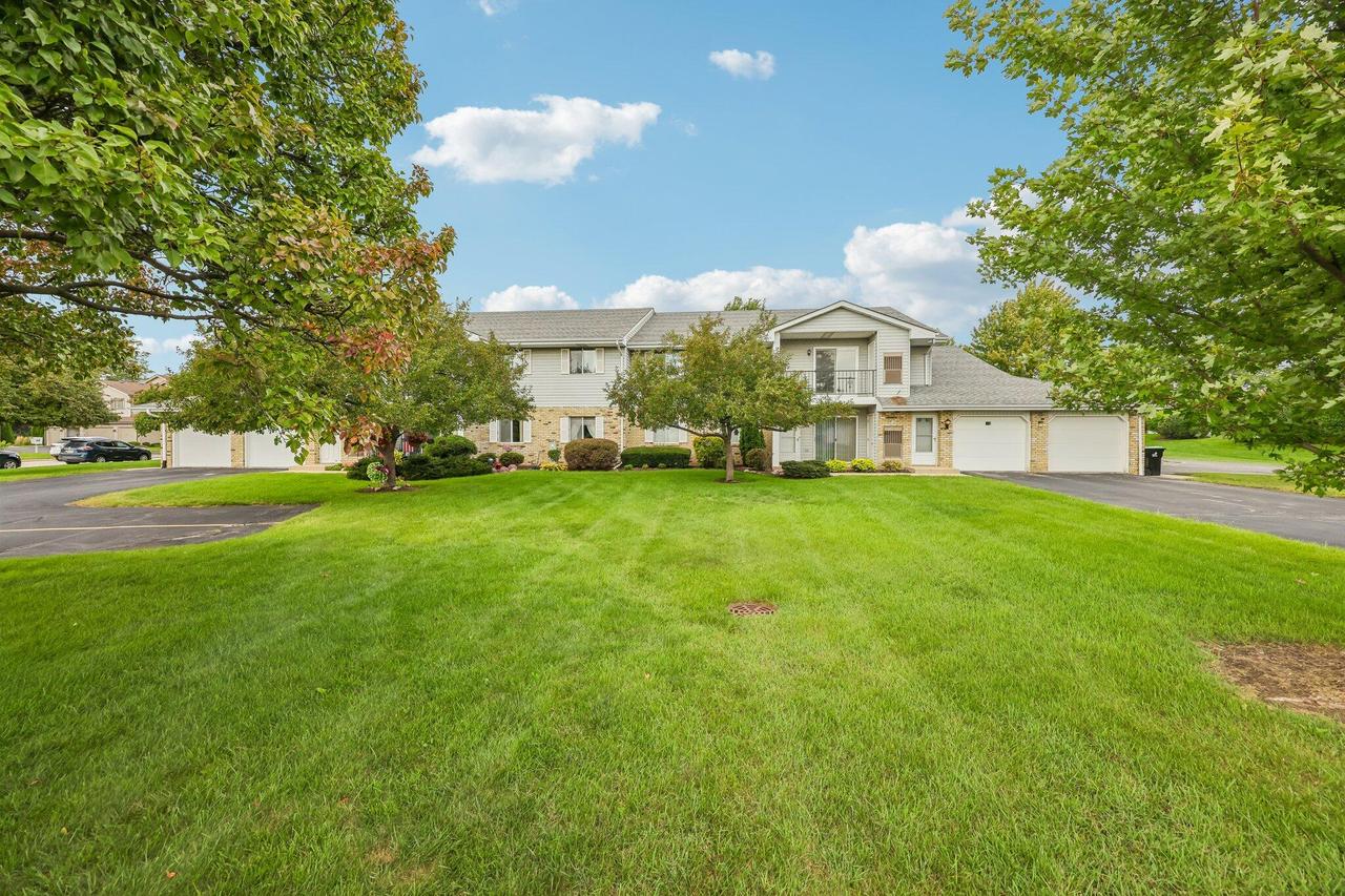 1047 Prairie Dr #202, Mount Pleasant, WI 53406