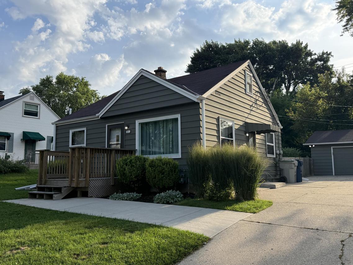 3642 S 91st St, Milwaukee, WI 53228