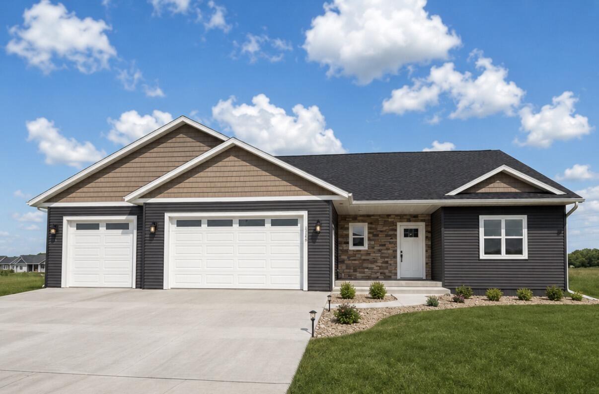 1360 Annapolis Dr, Holmen, WI 54636