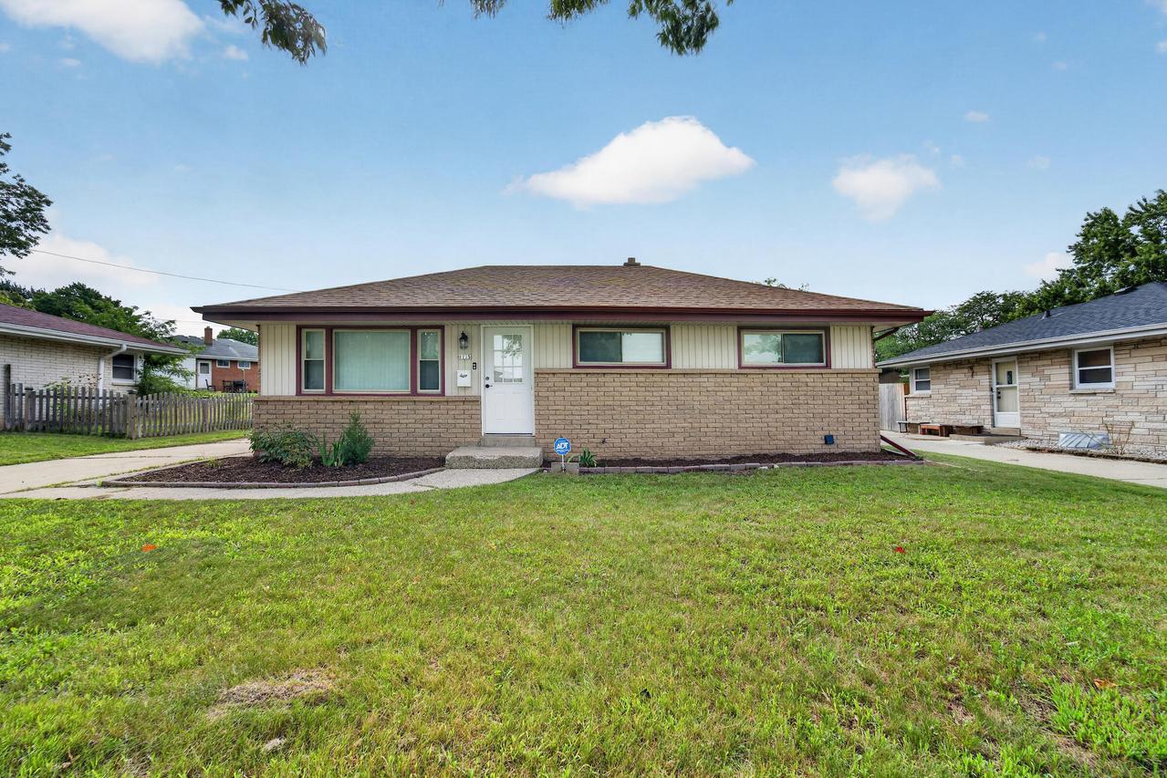 8125 W Clovernook St, Milwaukee, WI 53223