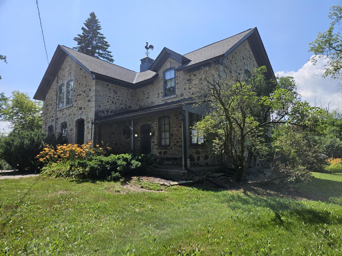 1867 N Port Washington Rd, Grafton, WI 53024