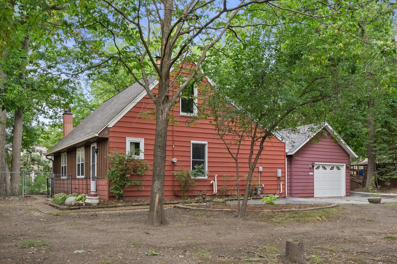 5945 S 20th St, Milwaukee, WI 53221