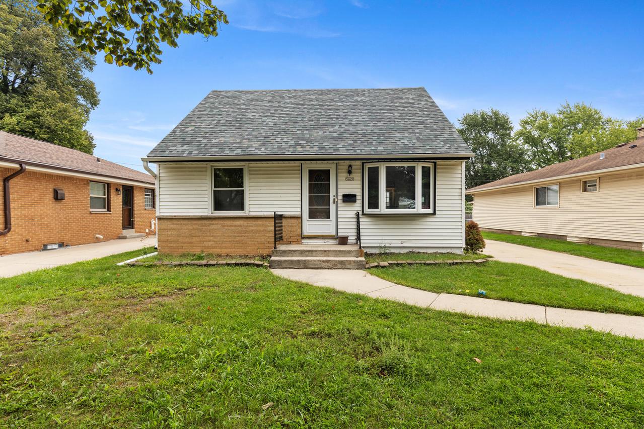 3420 S 81st St, Milwaukee, WI 53219