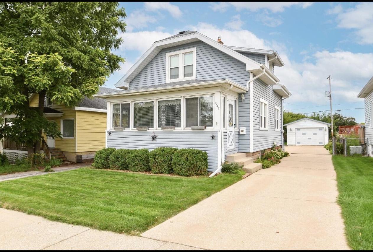 1247 Illinois St, Racine, WI 53405