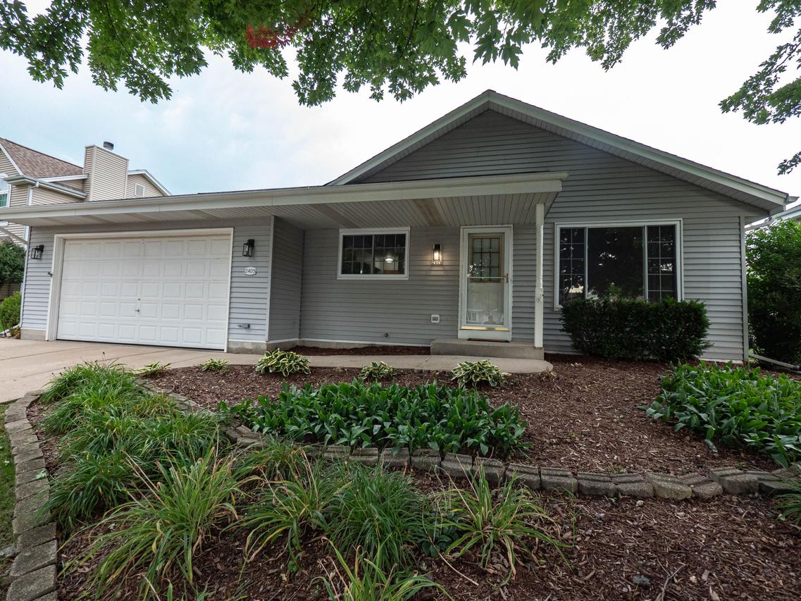 2405 N University Dr, Waukesha, WI 53188