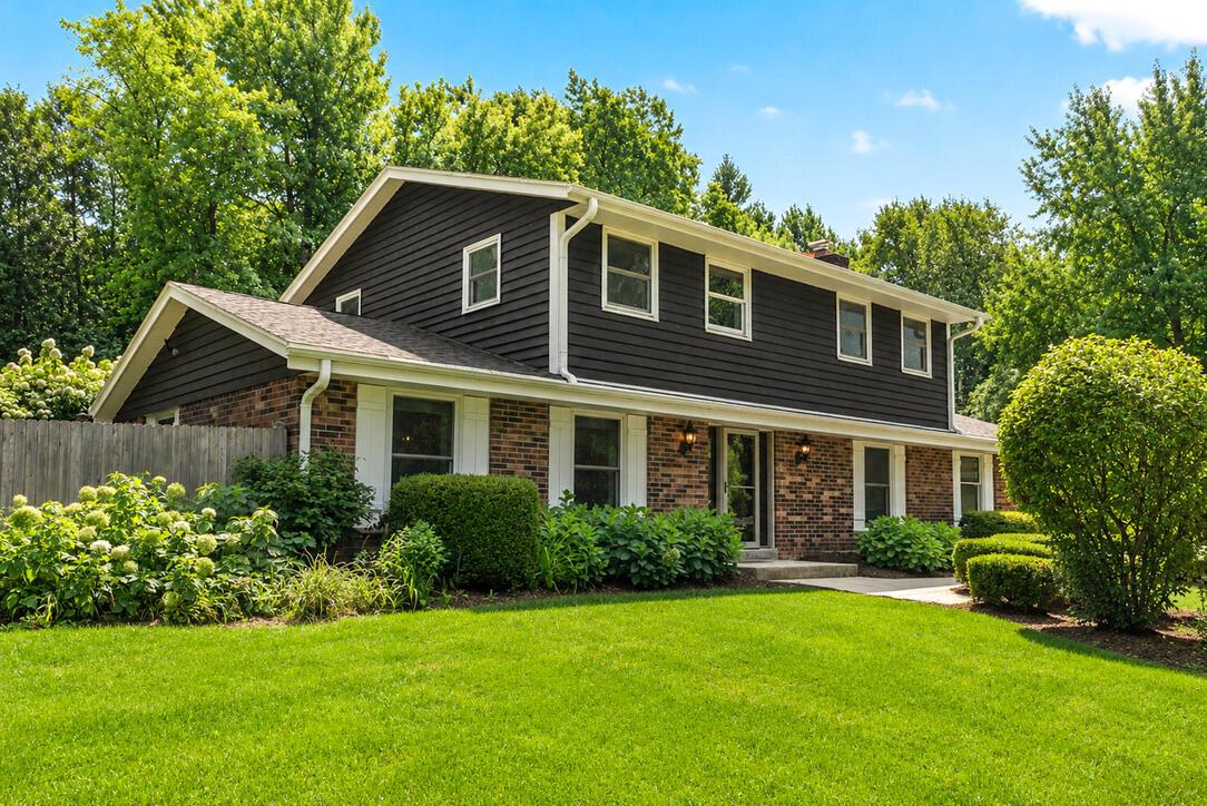 11550 N Meadowbrook Dr, Mequon, WI 53097