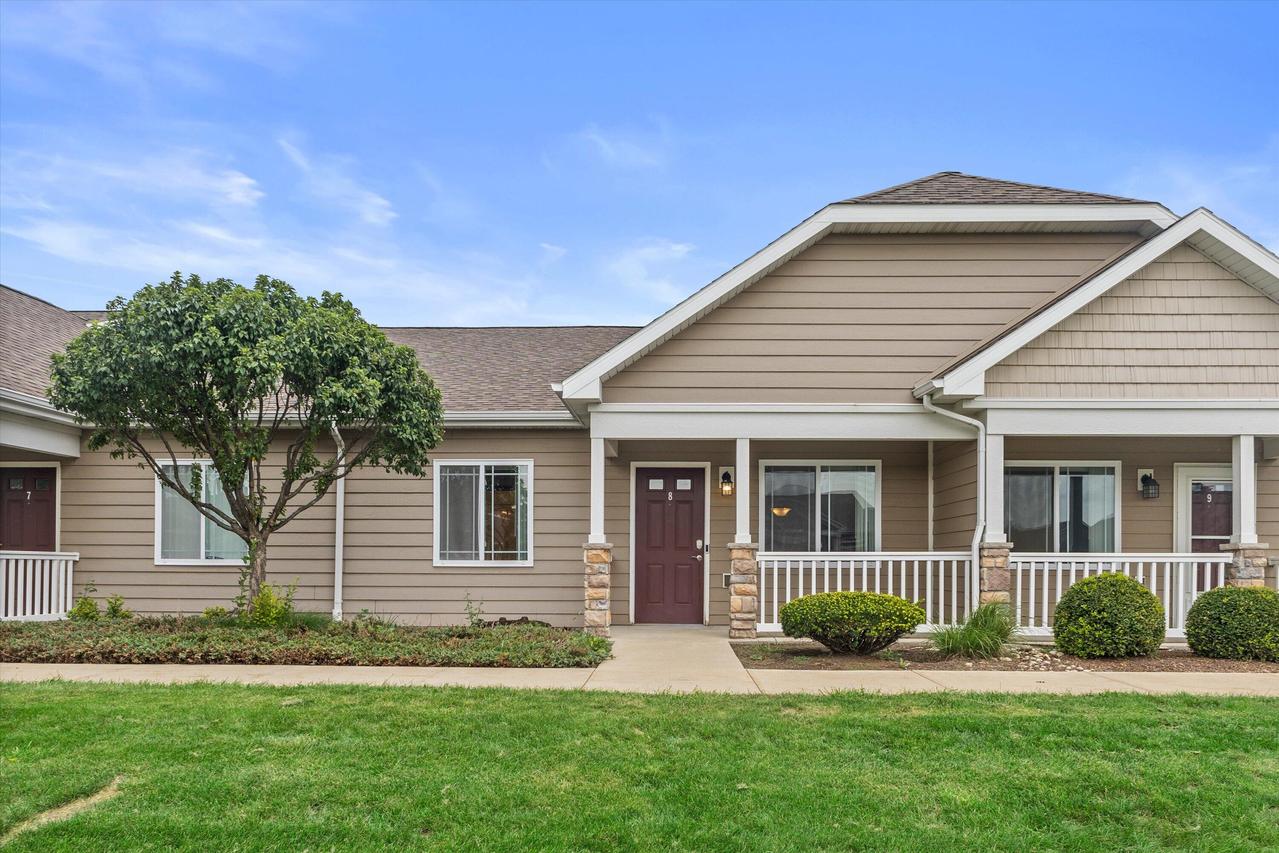 2820 21st St #8, Kenosha, WI 53140