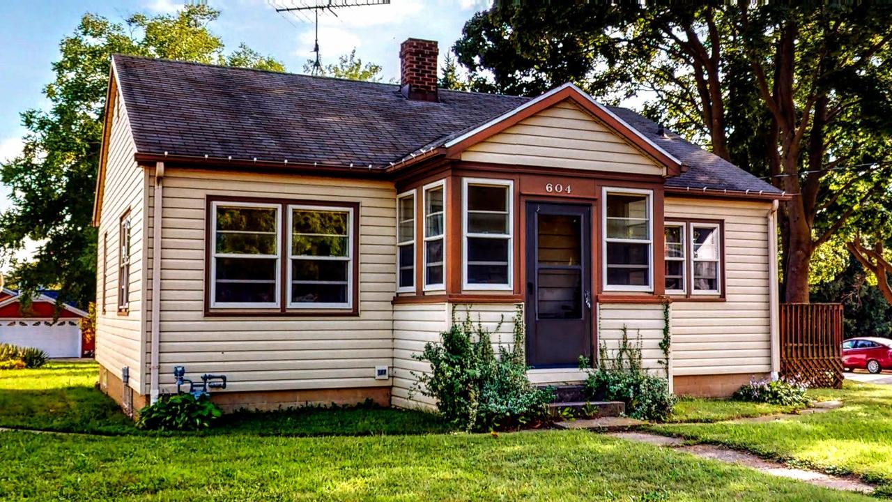 604 E Racine St, Jefferson, WI 53549
