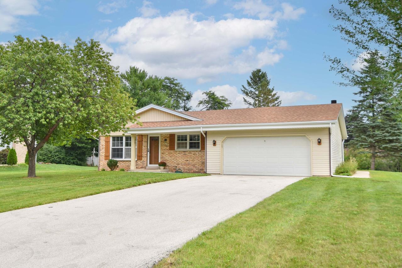 8218 N 51st St, Brown Deer, WI 53223