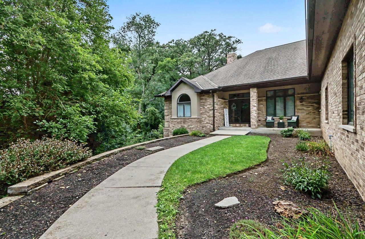 2900 Bridle Ct, Lyons, WI 53147