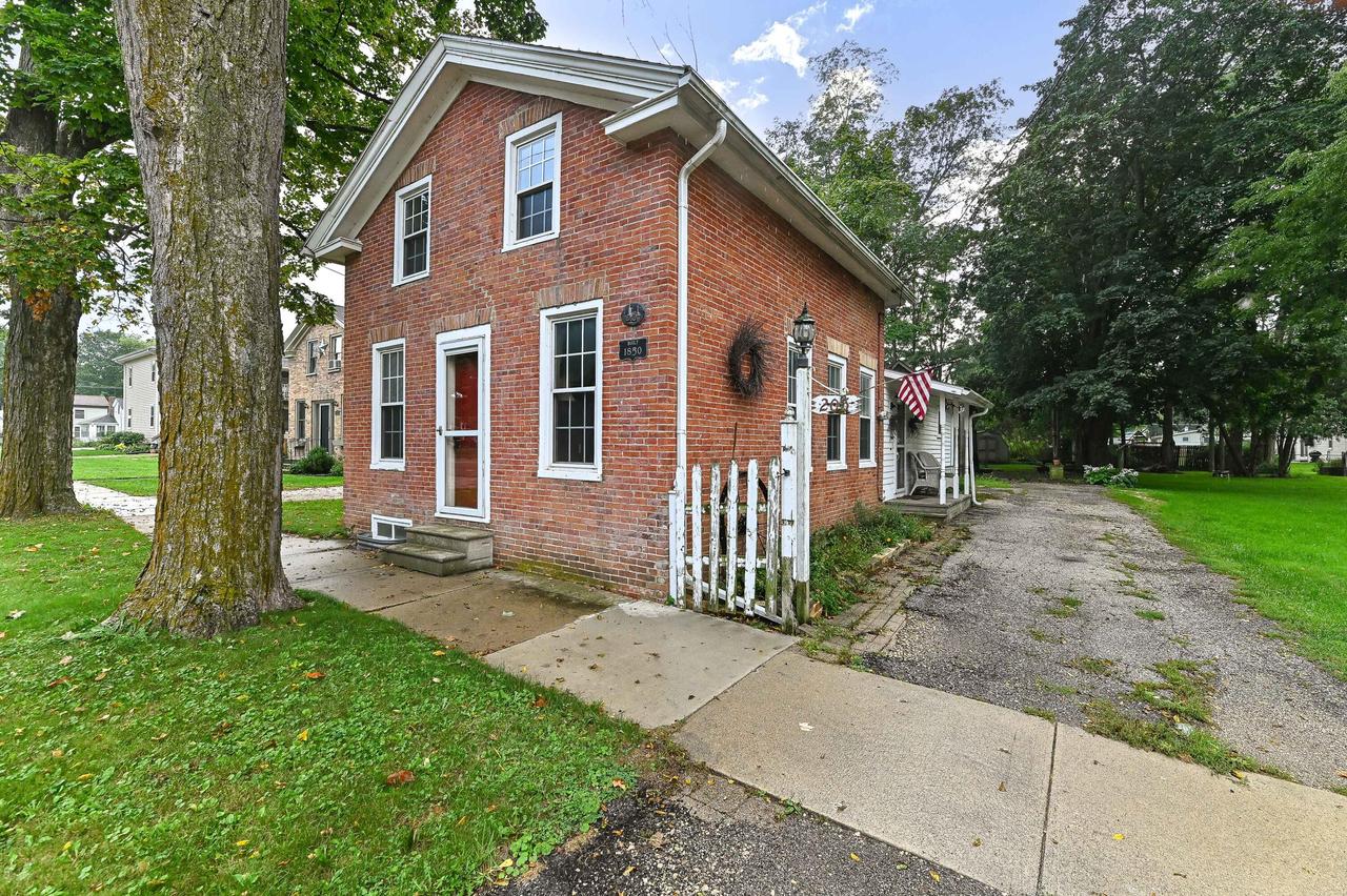 205 E Main St, Rochester, WI 53105