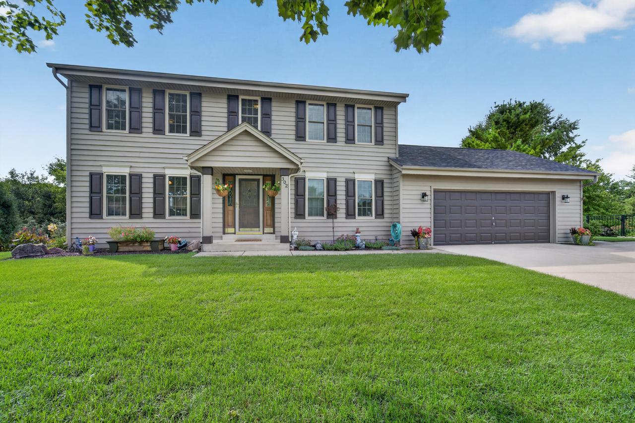 302 Margaret Ct, Burlington, WI 53105
