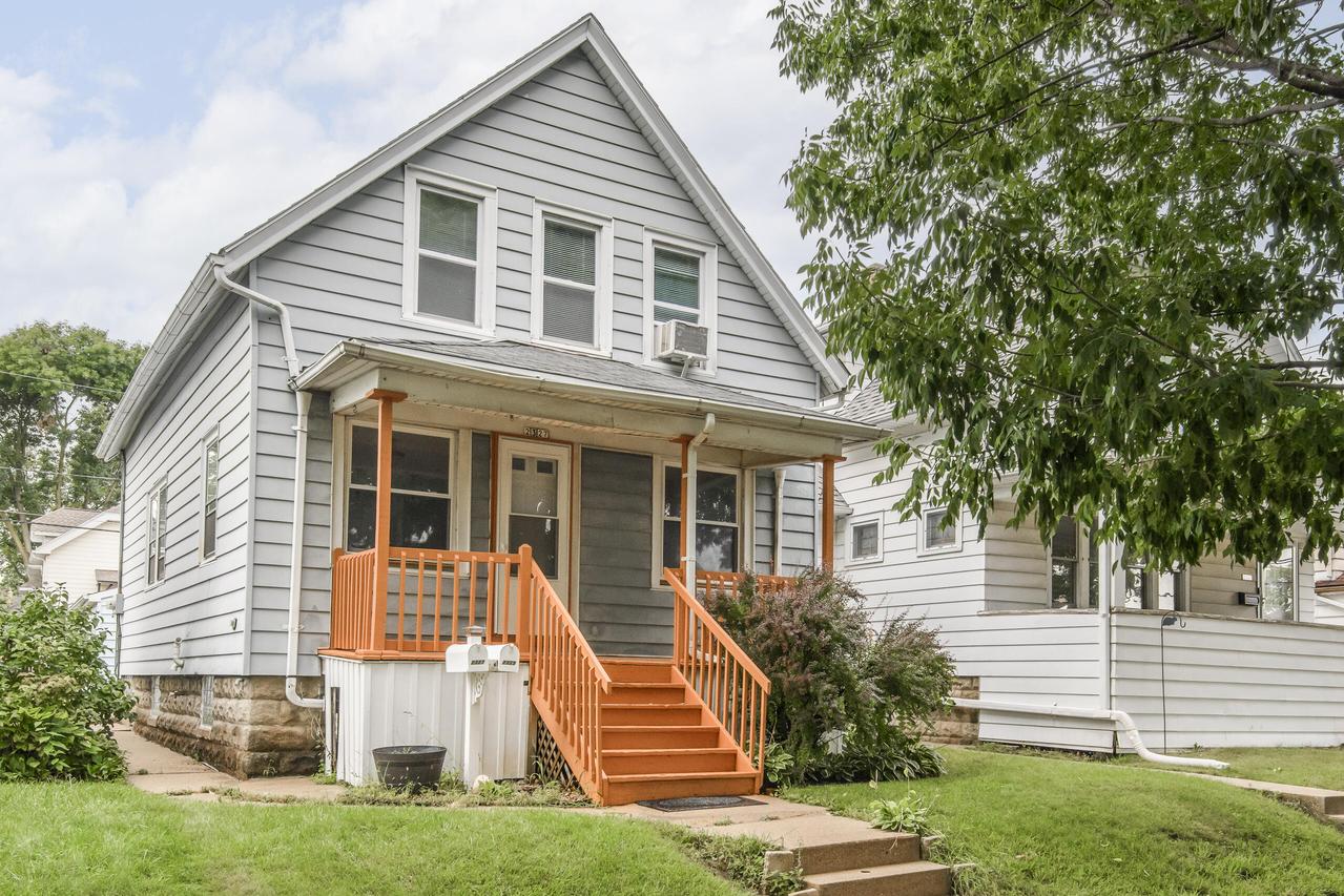 2327 S 63rd St, West Allis, WI 53219