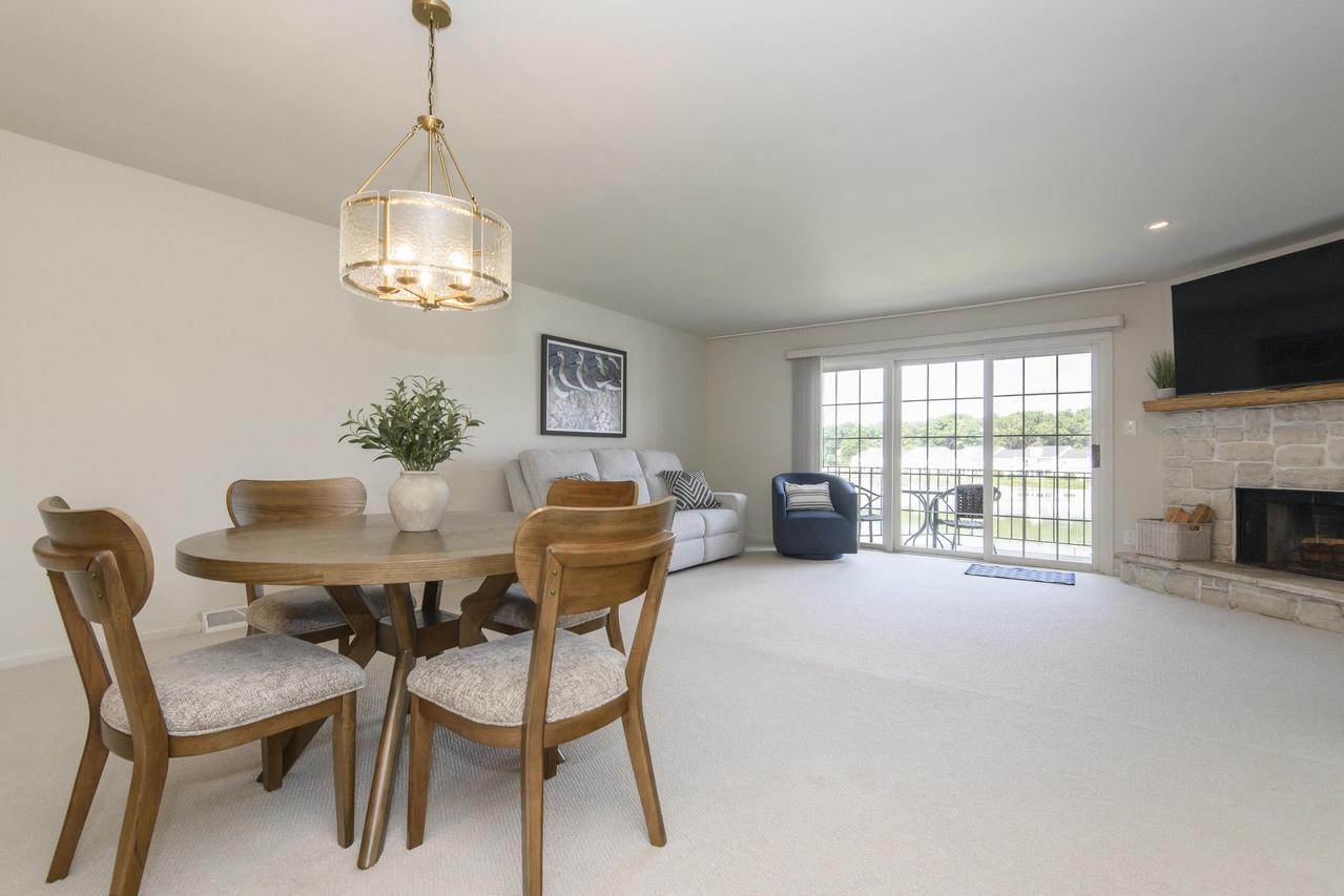 7760 W Tuckaway Shores, Franklin, WI 53132